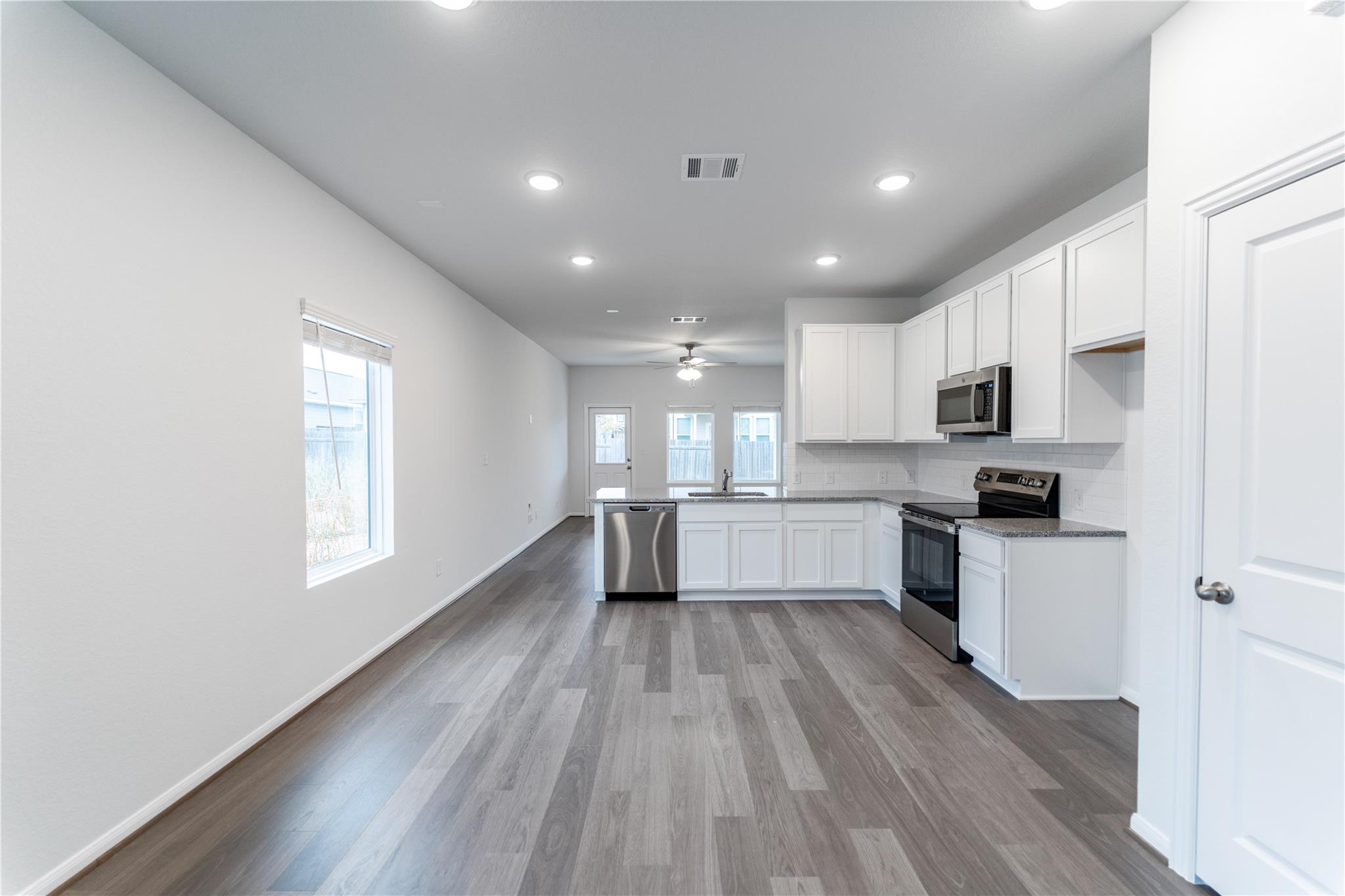 720 Barbary Coast Ln photo 3