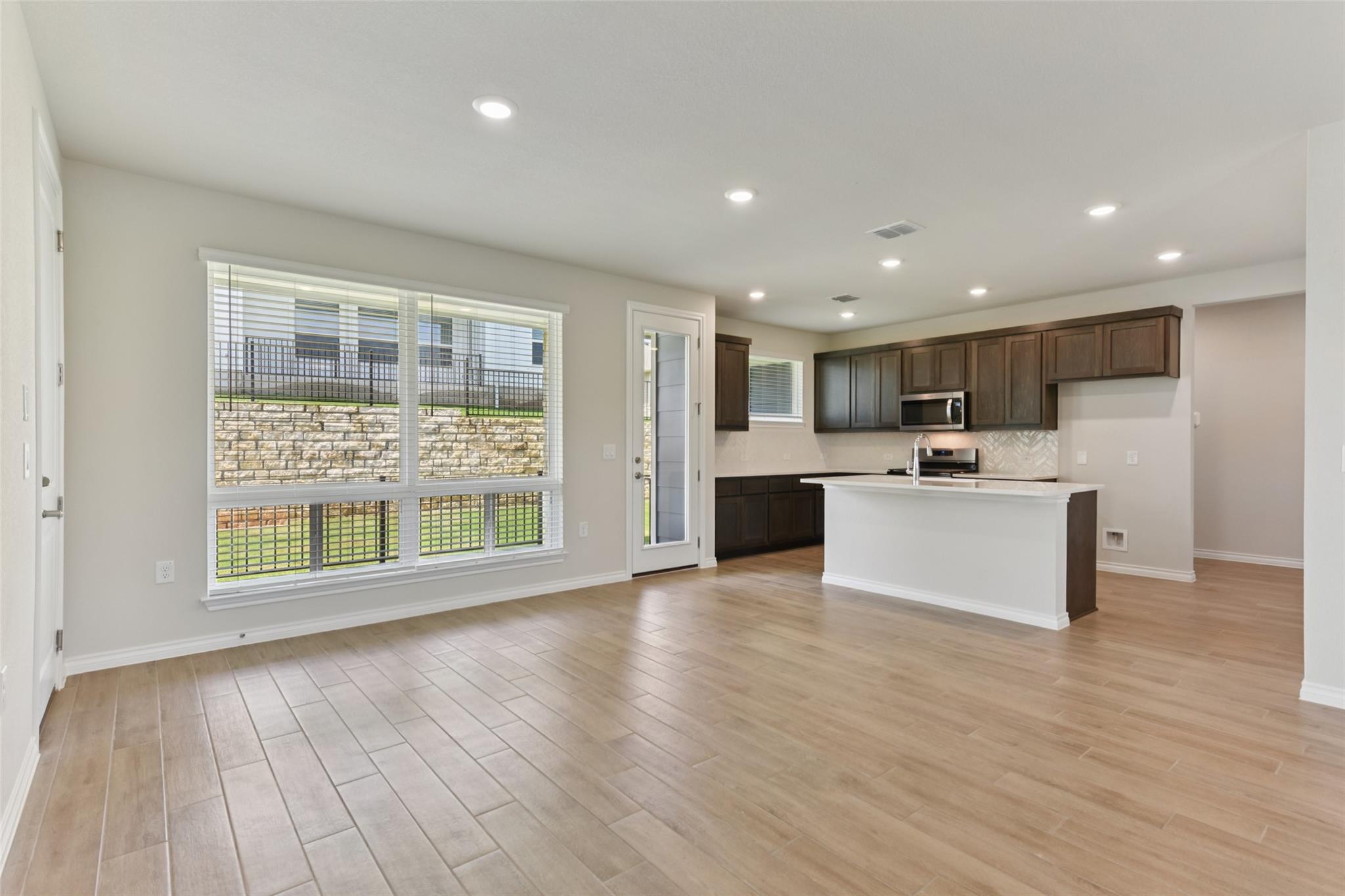 105 Antoinette Way #103 photo 5