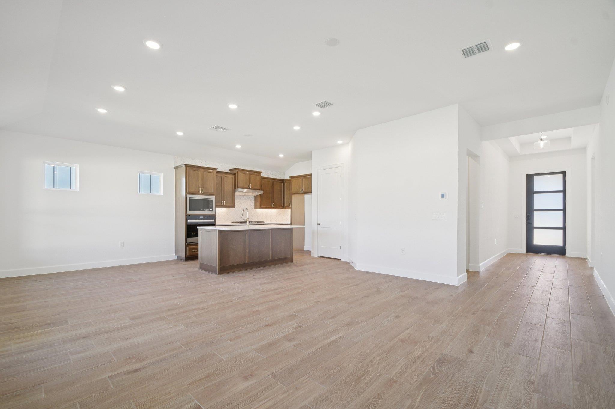 1528 Dancing Oak Ln photo 4