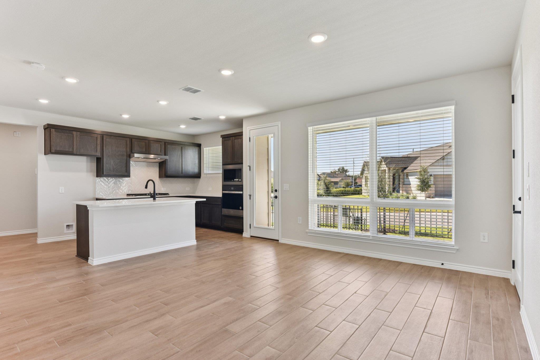 153 Antoinette Way #102 photo 10