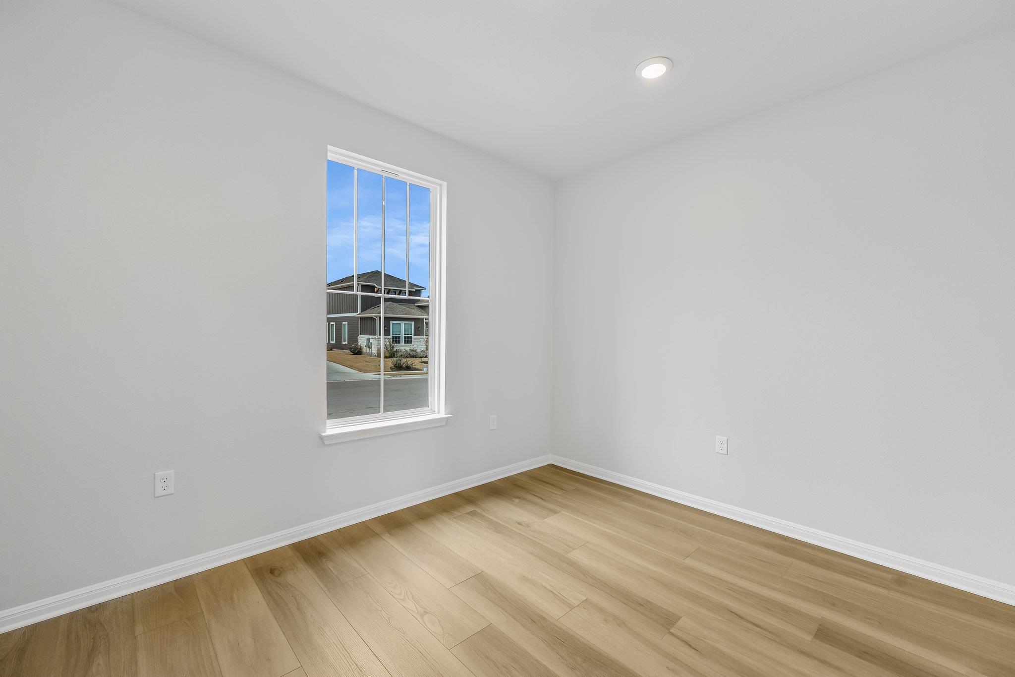 8515 Dongan Dr photo 3