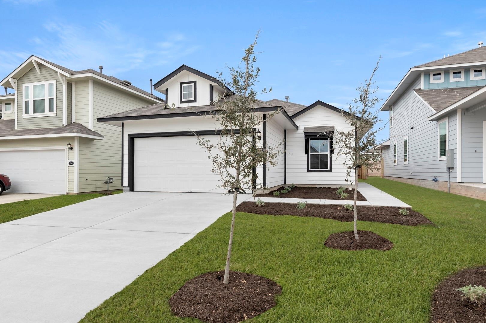 348 Jade St photo 3