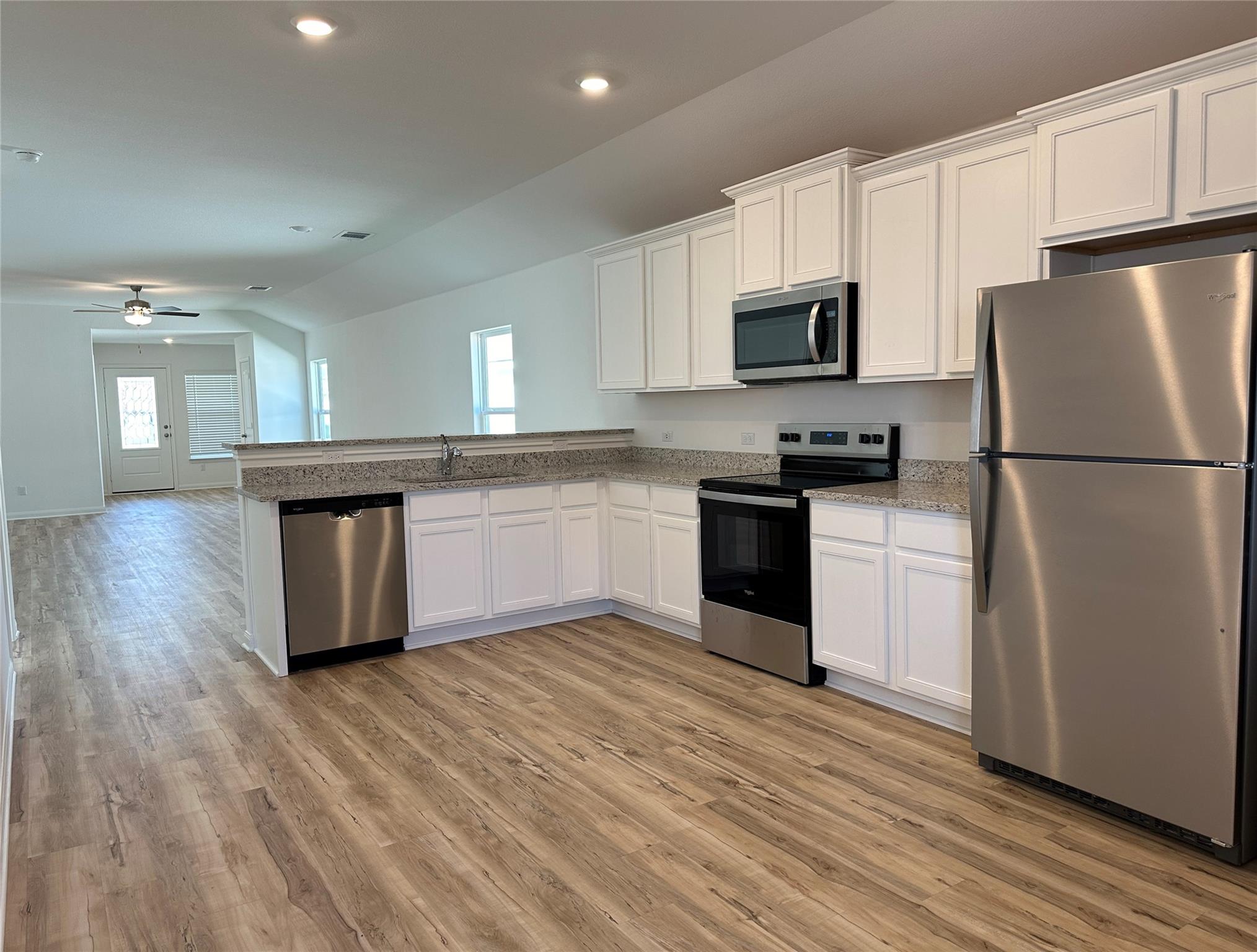 120 Morrison Dr photo 3