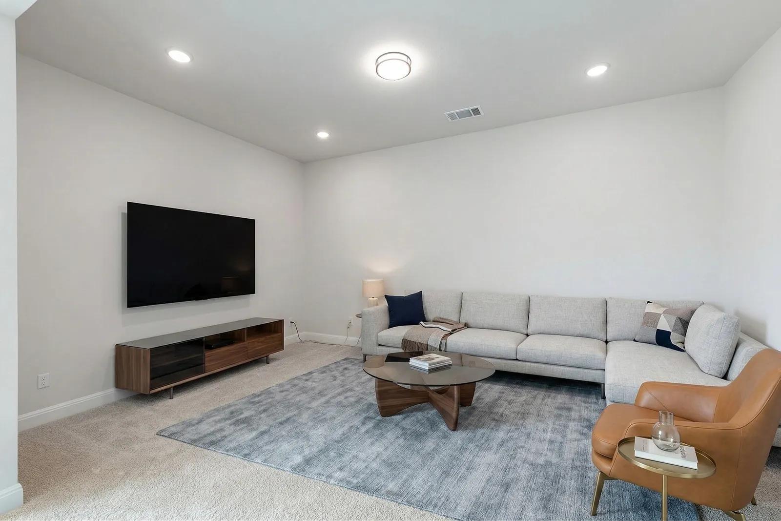 201 Clancy Dr photo 9