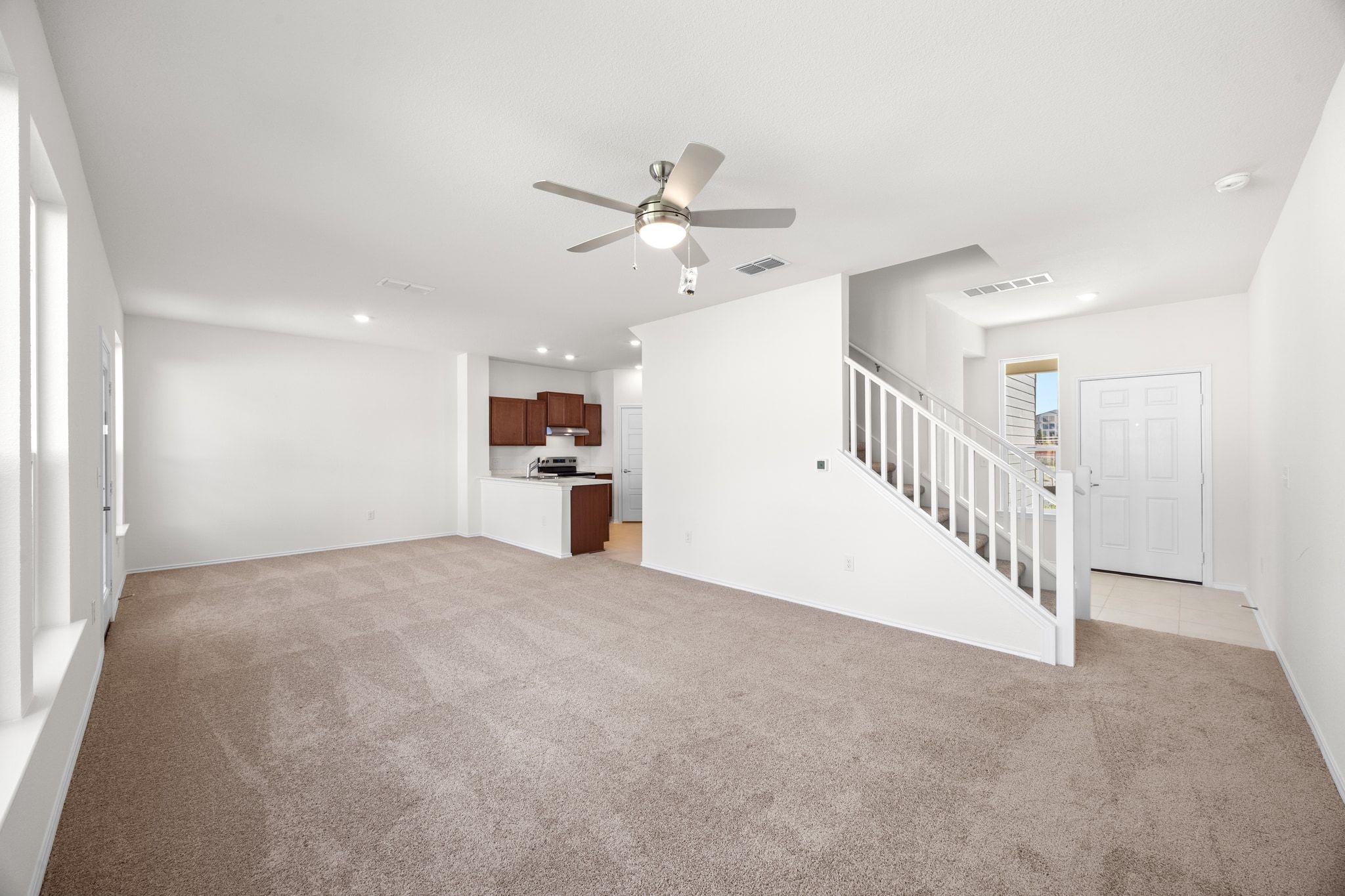 12106 Salvador St photo 7