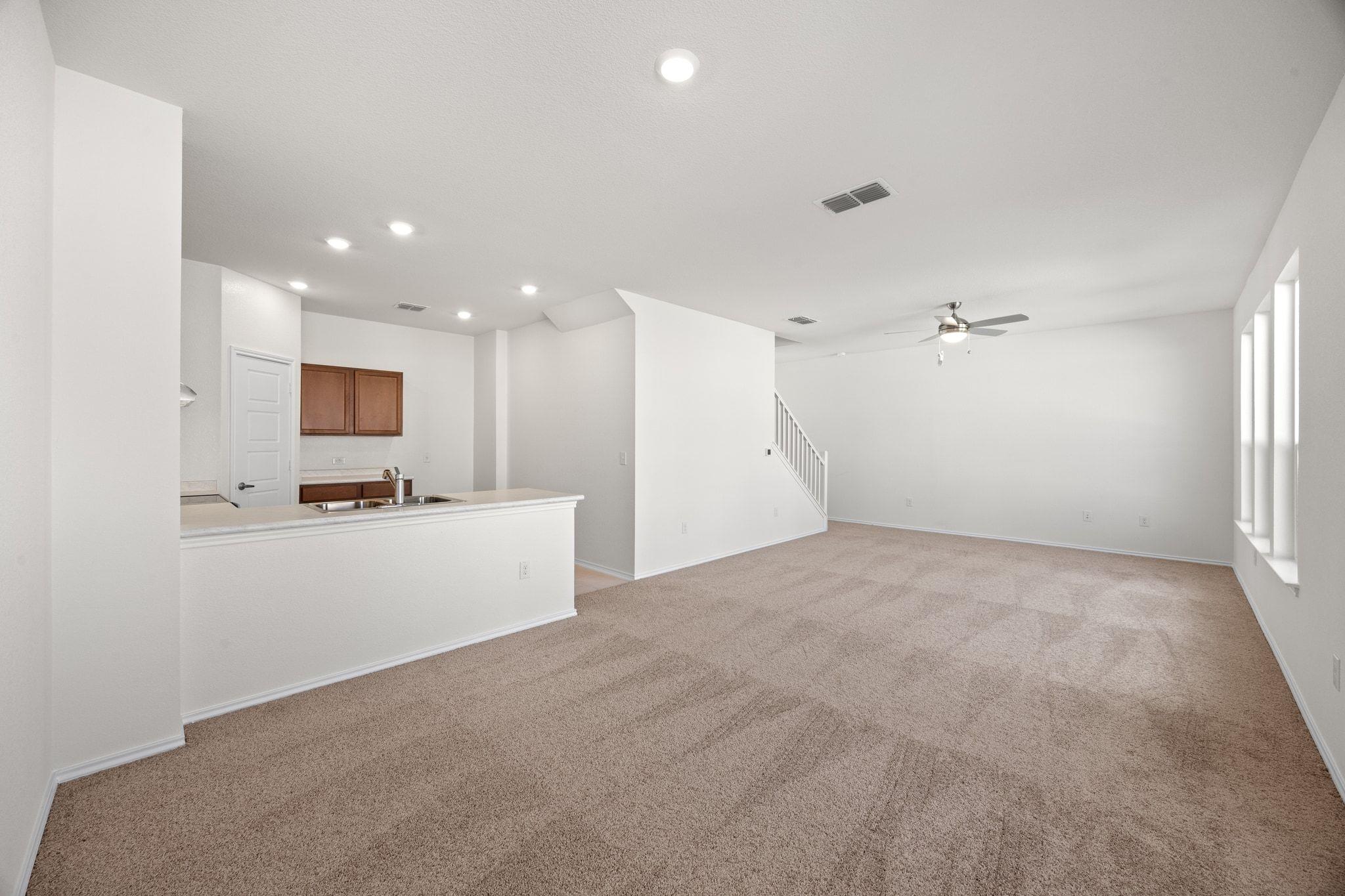 12106 Salvador St photo 9