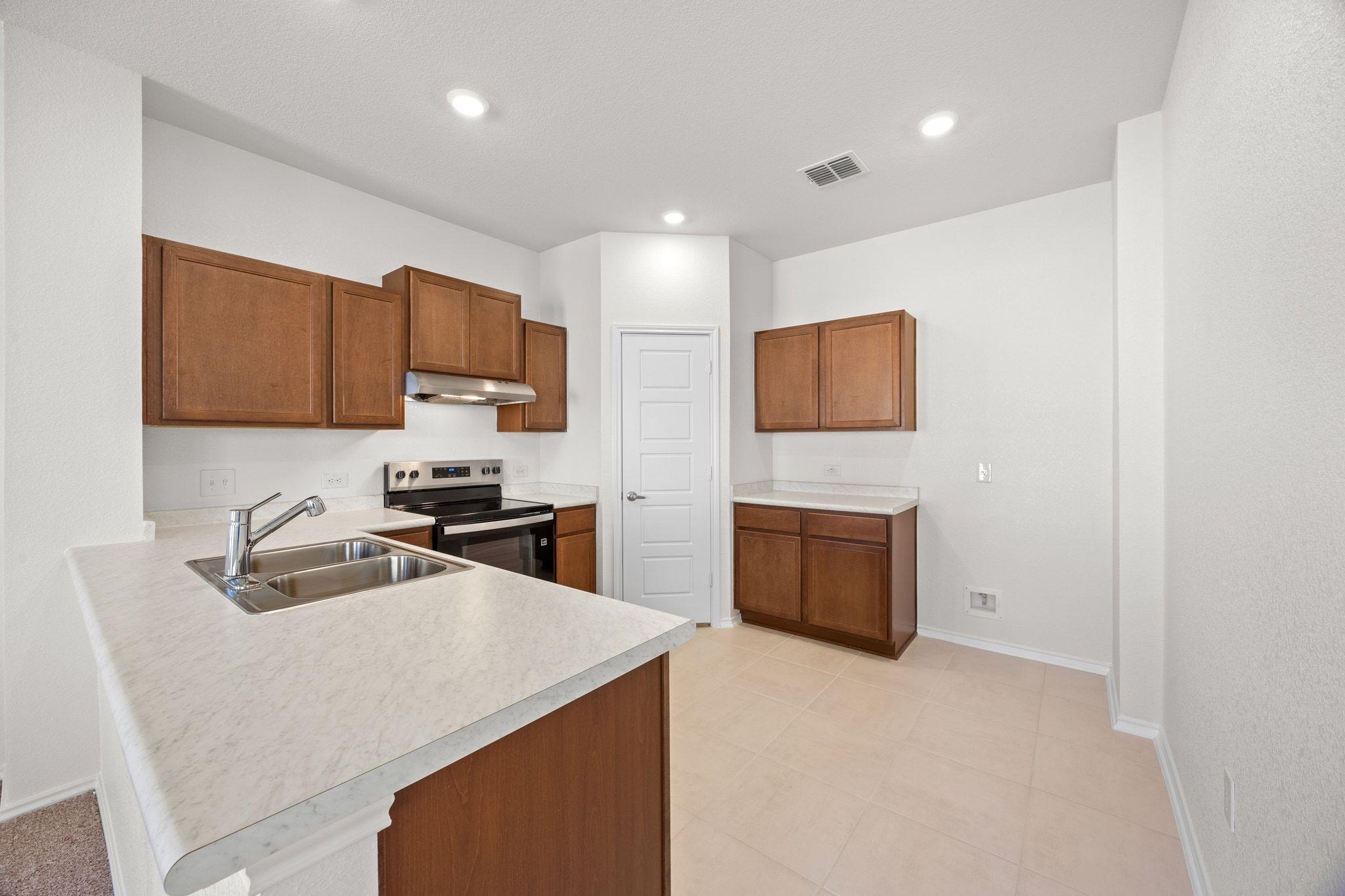 12106 Salvador St photo 10