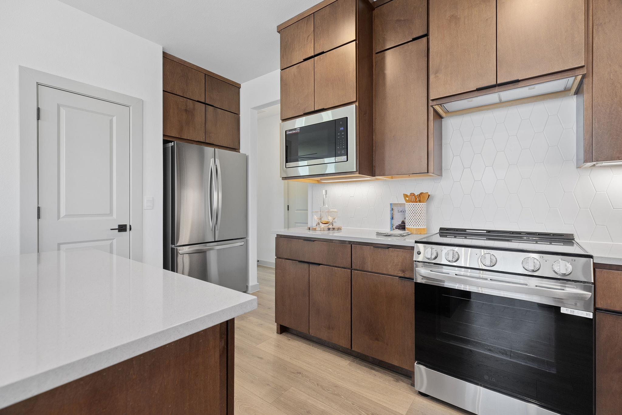 9405 Demur Dr photo 3