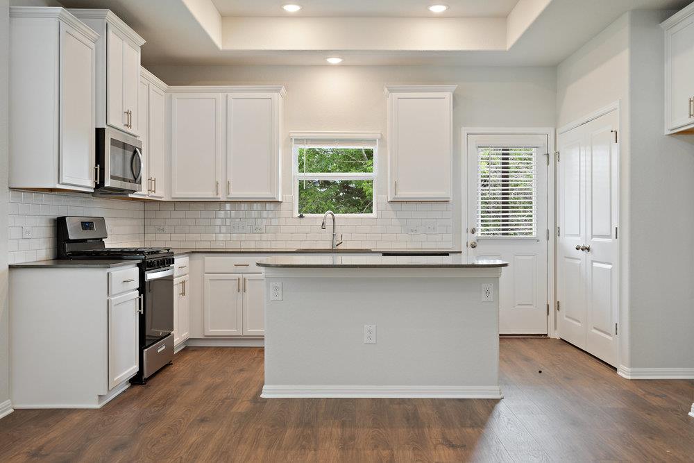 1504 Corsac Way photo 3