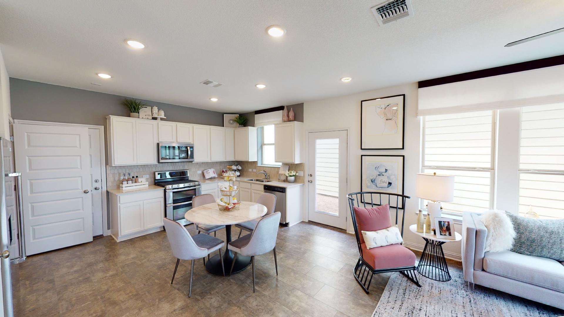 8211 Springsteen Dr photo 5