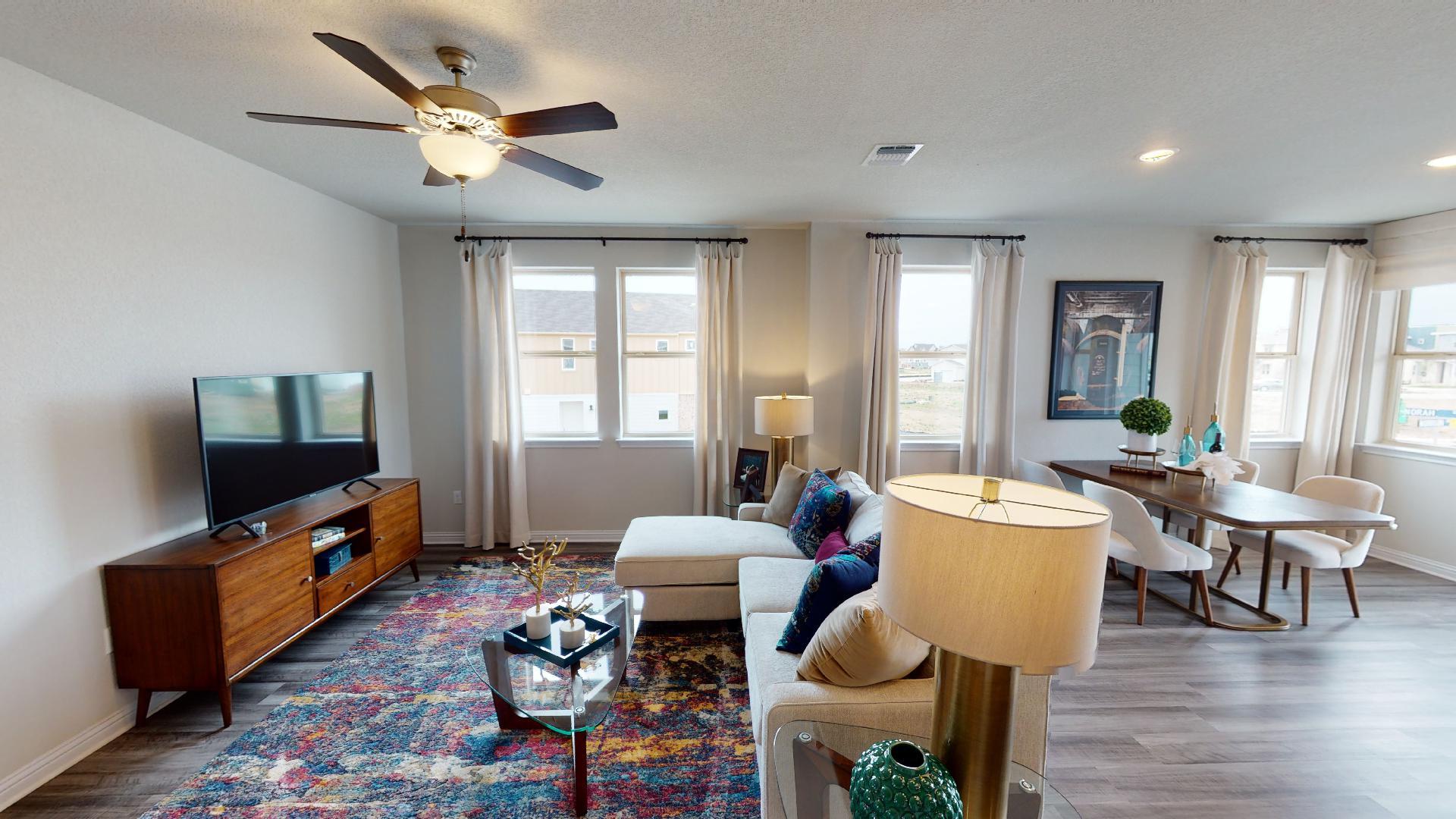 8111 Springsteen Dr photo 4