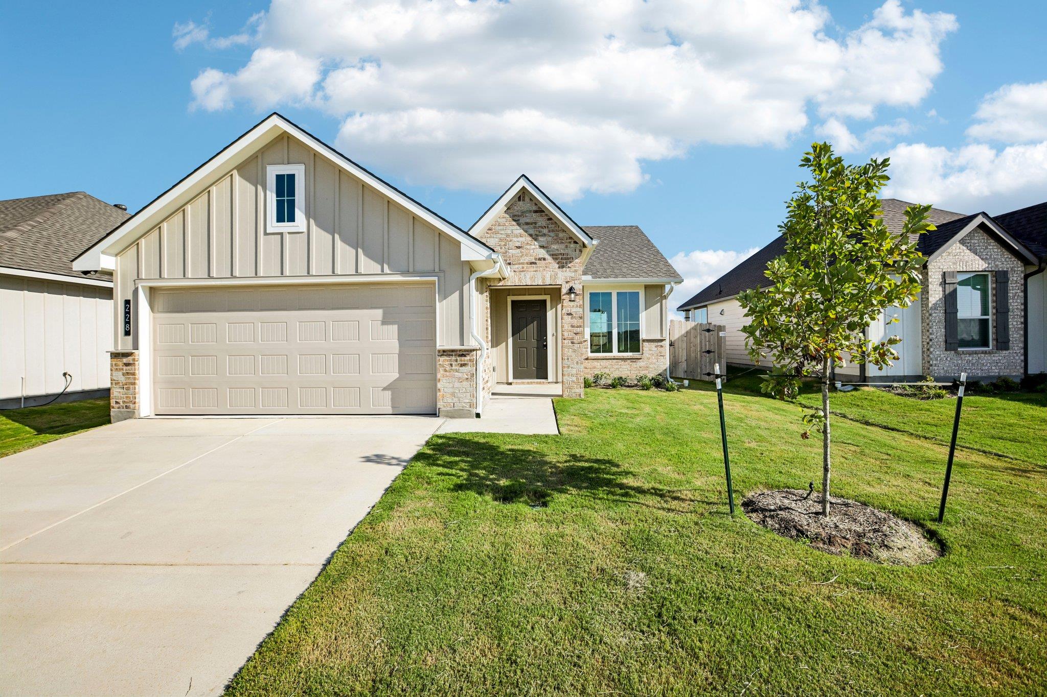 228 Gus Loop