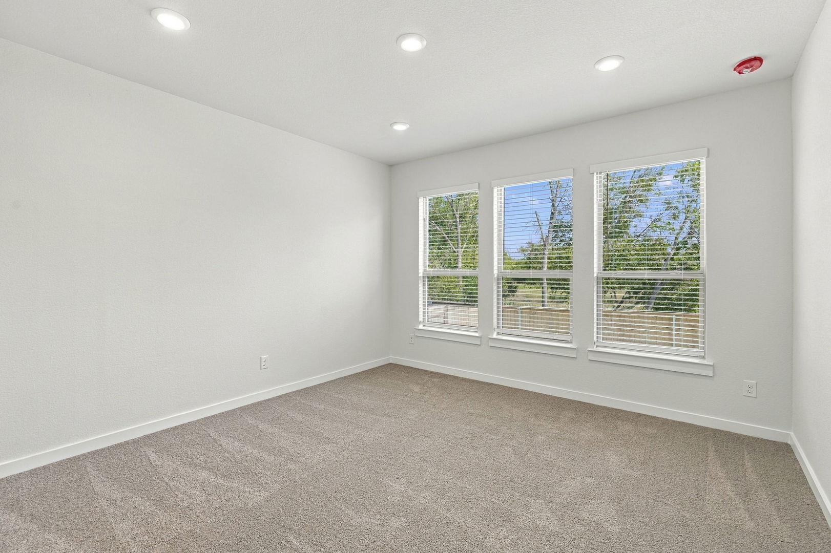 140 Bloomington Loop photo 12