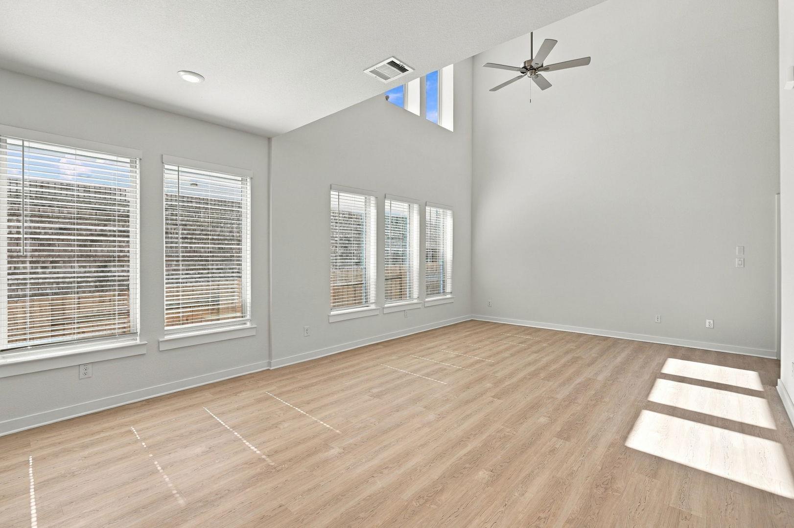 140 Bloomington Loop photo 6