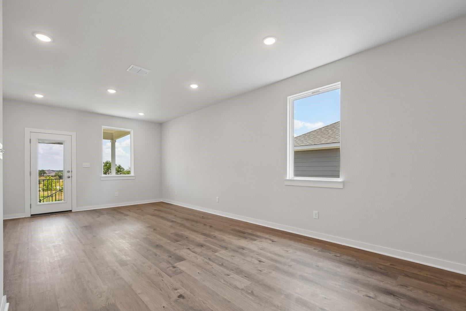 1209 Lavender Way photo 4