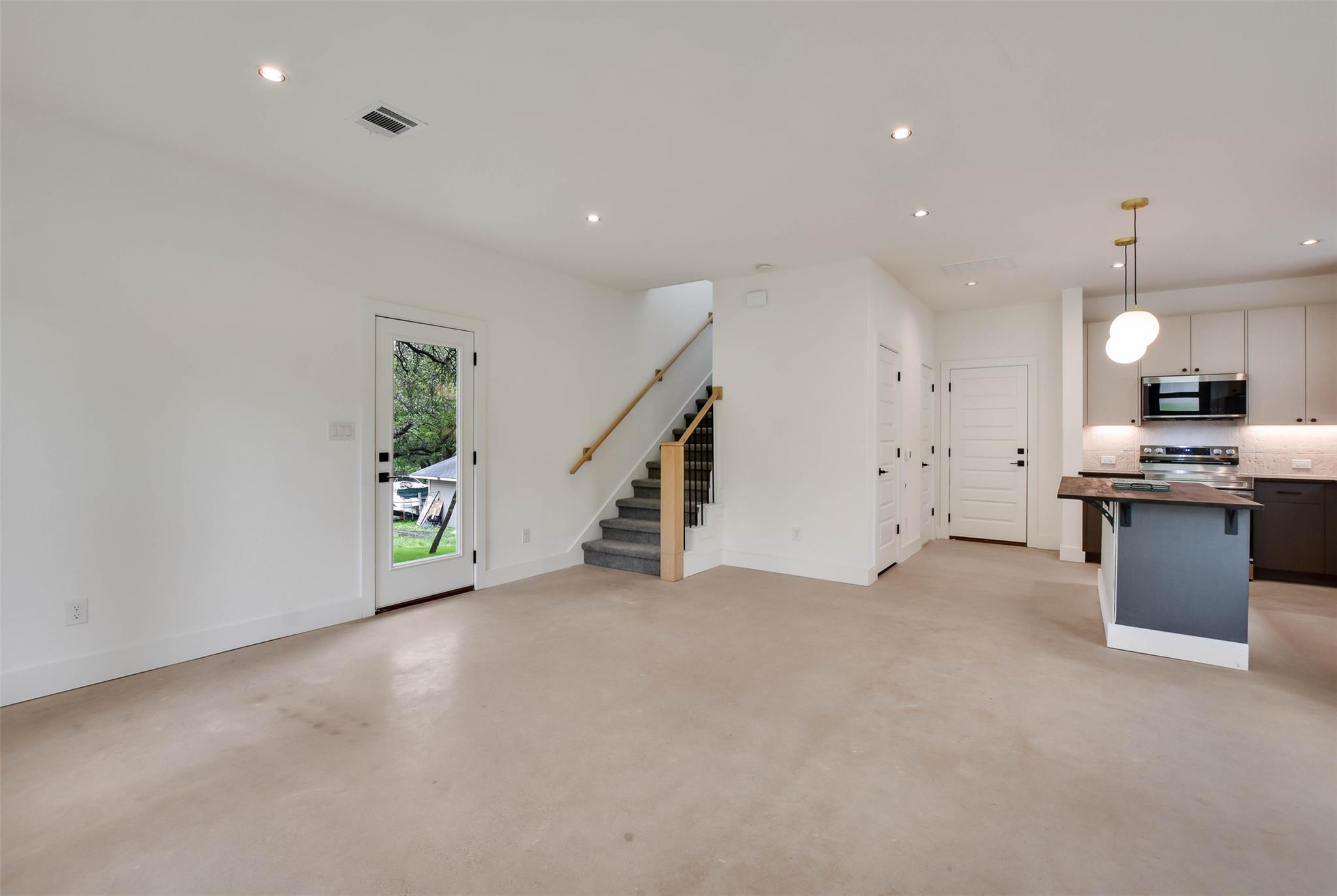 10918 Ridgeway St photo 11