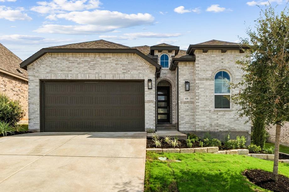 125 Three Oaks Ln