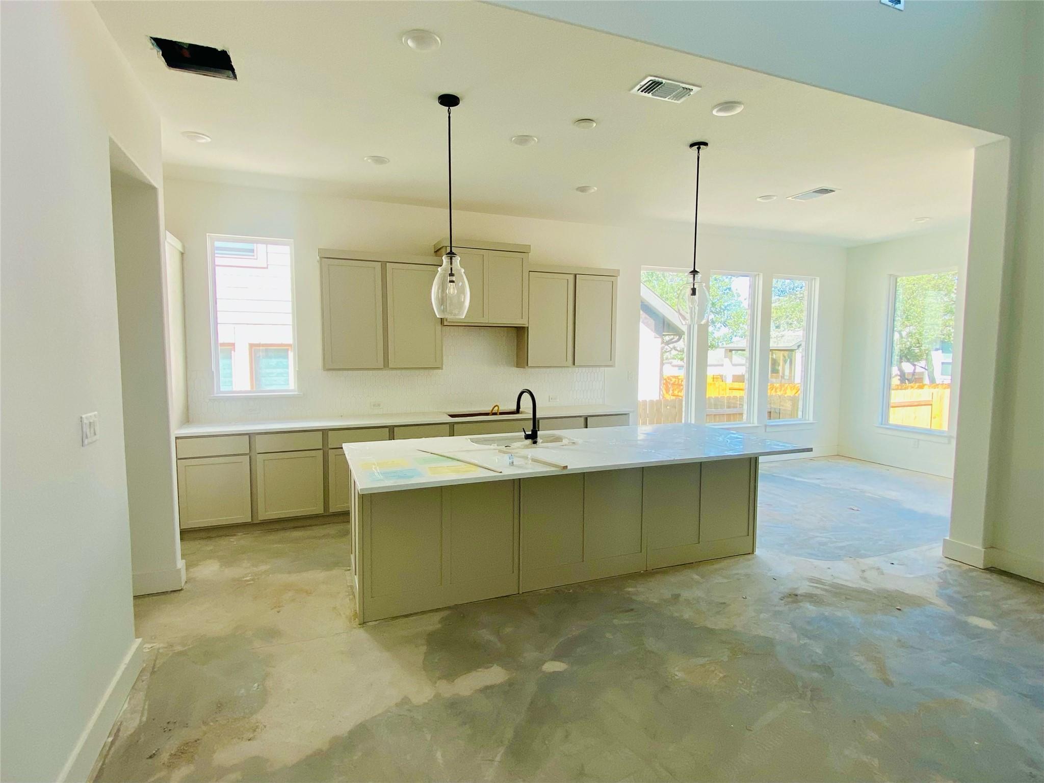 1421 Amanda Paige Dr photo 3