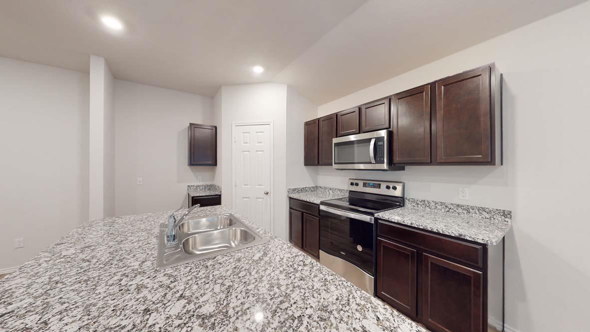 553 Hector Loop photo 7
