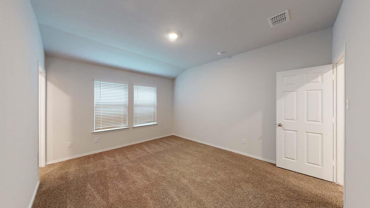 553 Hector Loop photo 9