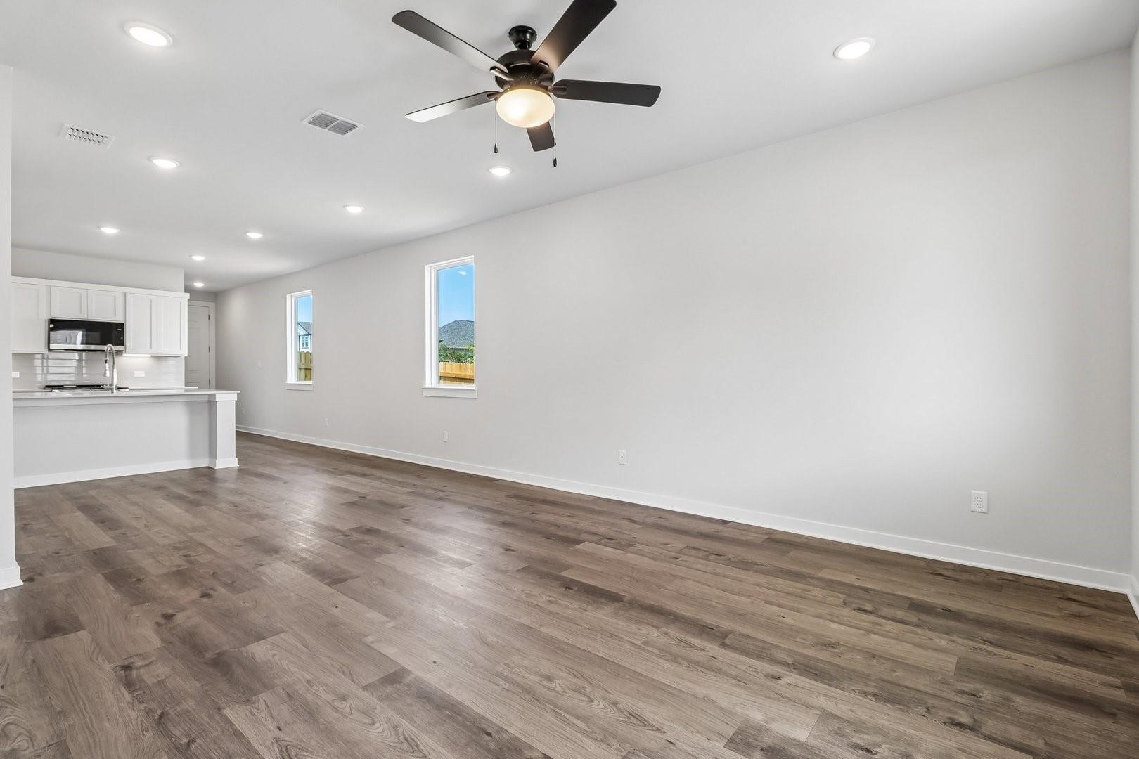 1201 Lavender Way photo 5