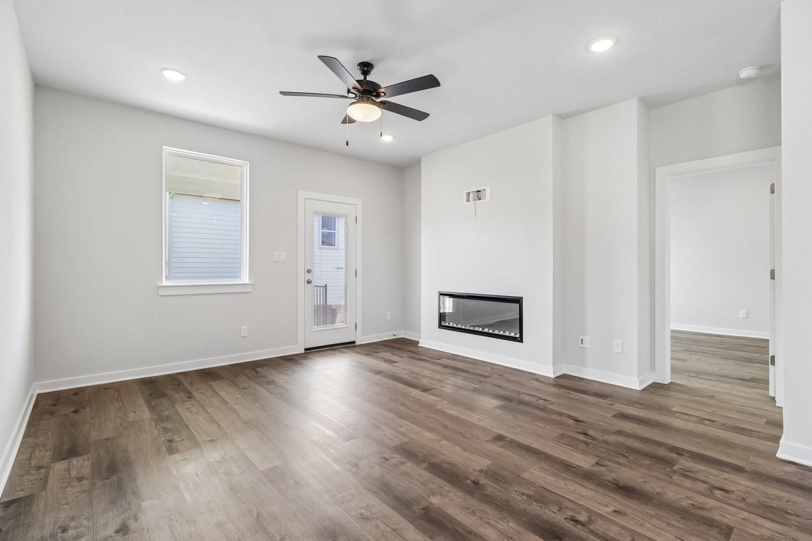 1201 Lavender Way photo 6