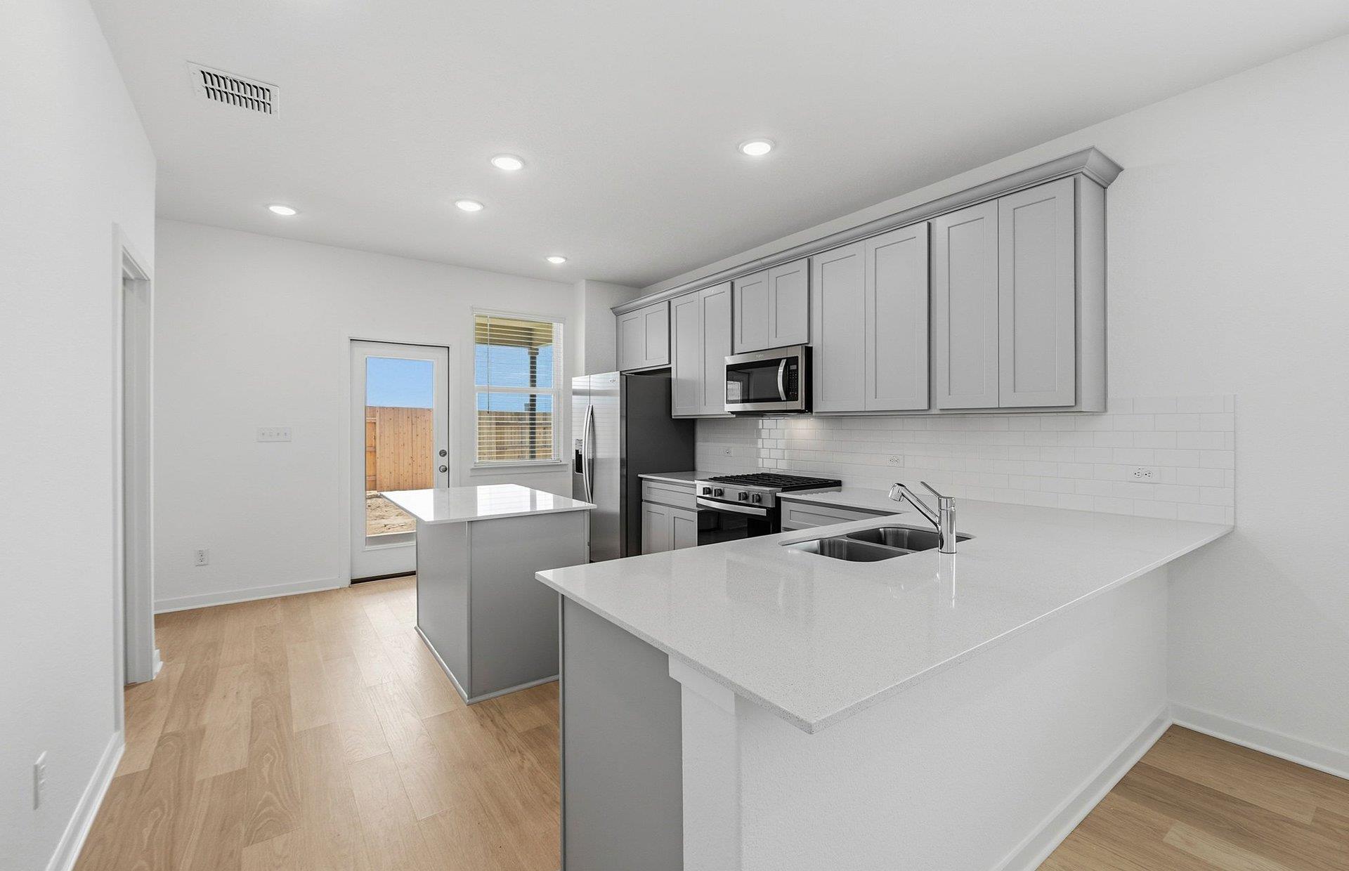 110 Golden Bell Way photo 4