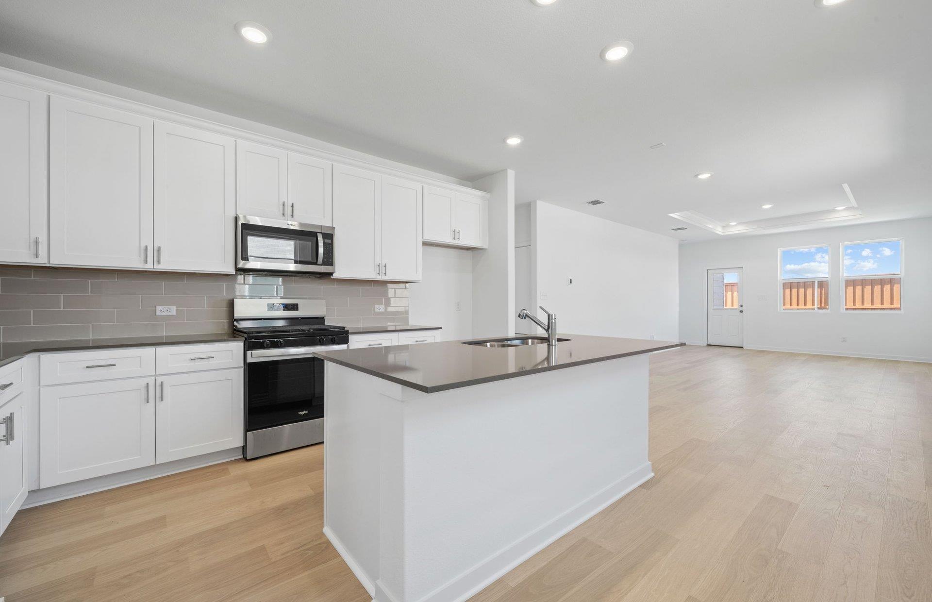 210 Golden Bell Way photo 3