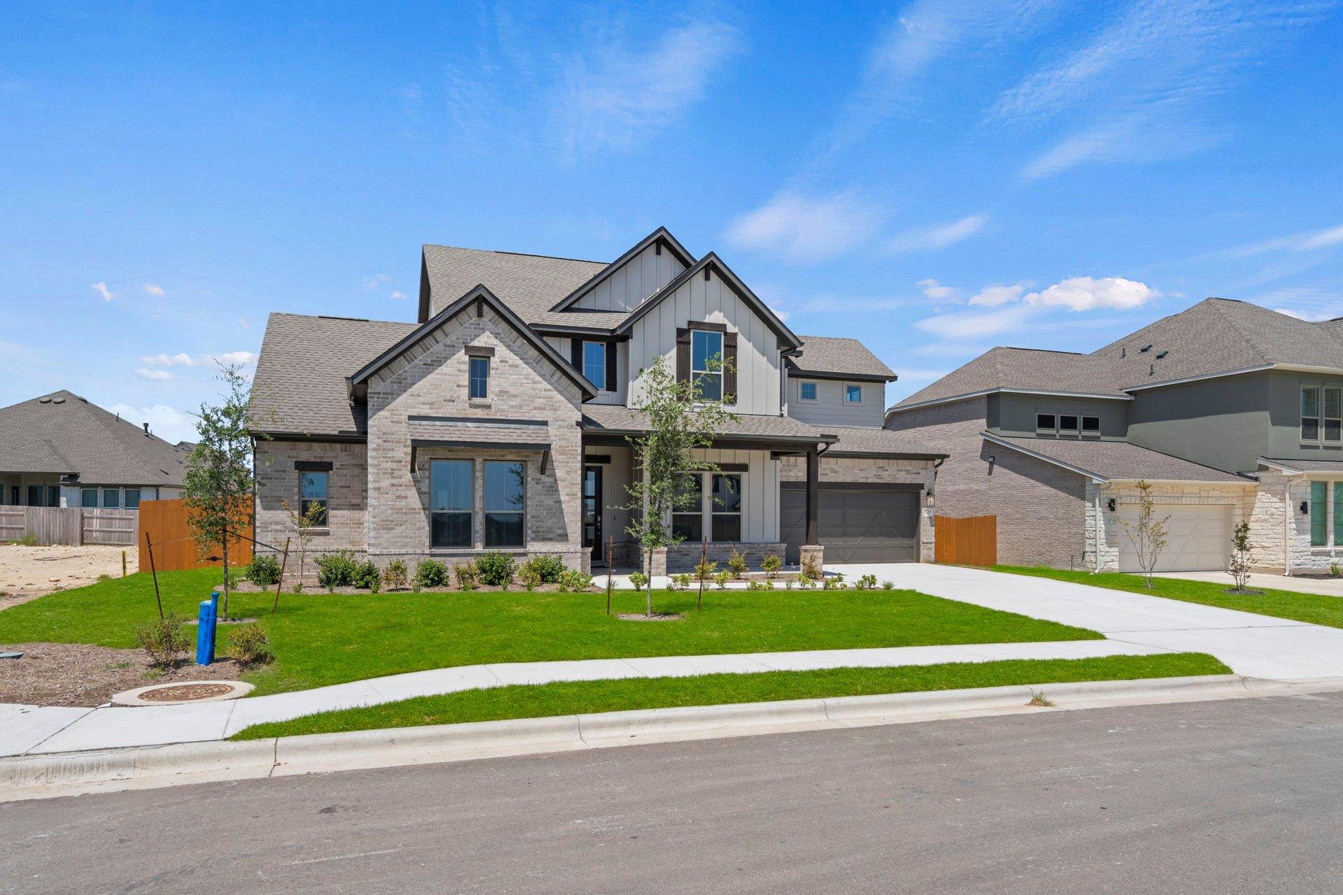 129 Clancy Dr photo 3