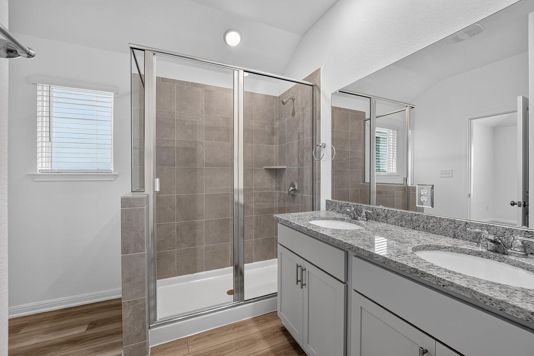 126 Christy St photo 4