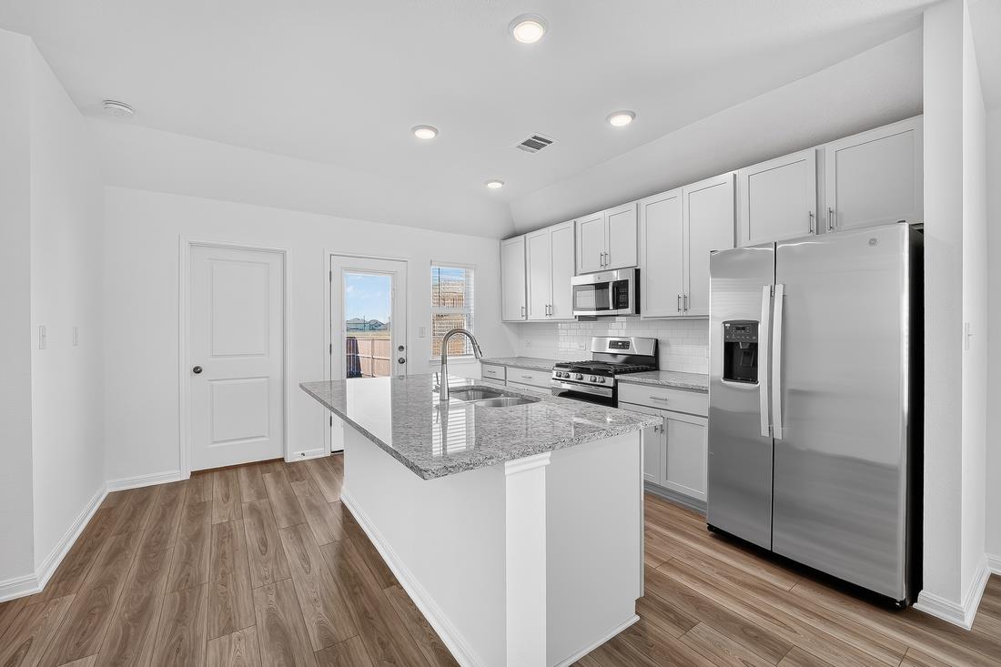 126 Christy St photo 6