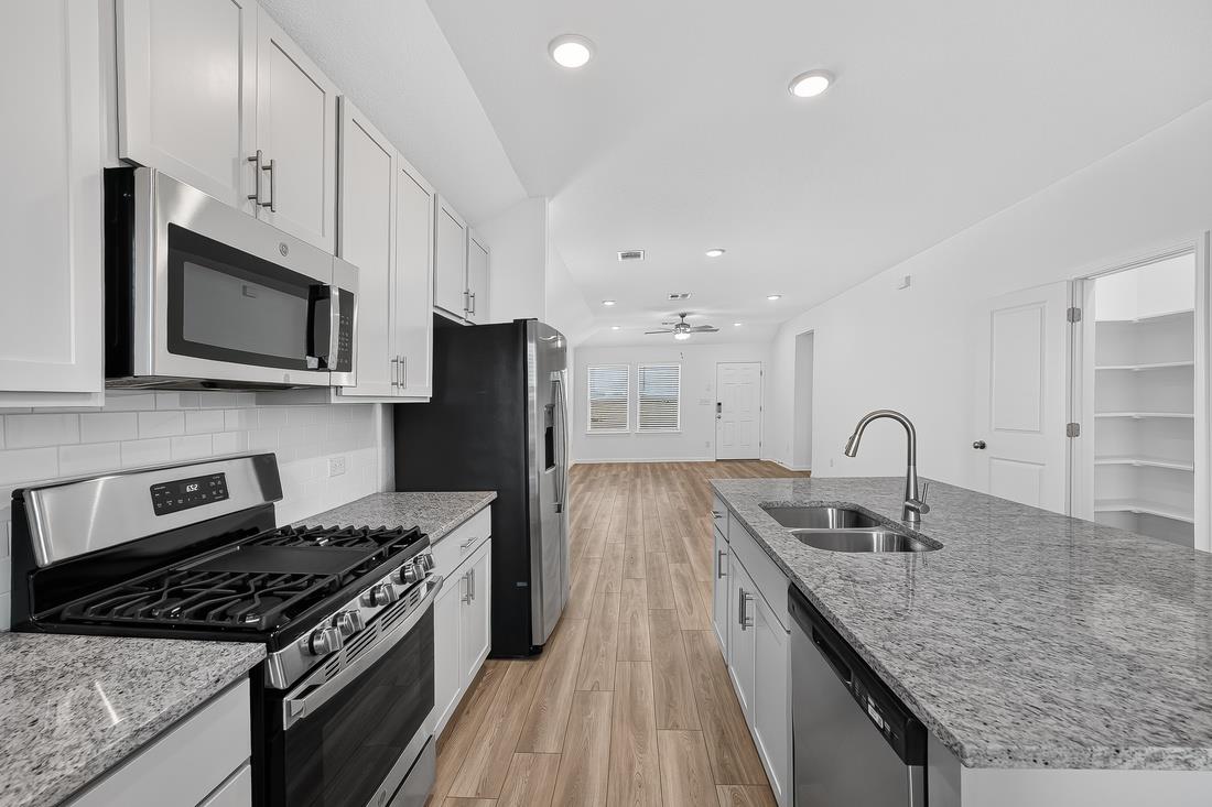 126 Christy St photo 7