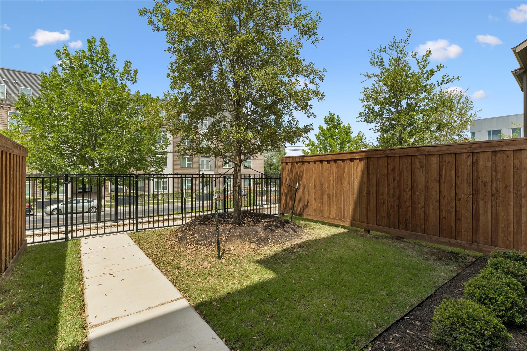 2209 Woodland Ave #203 photo 3
