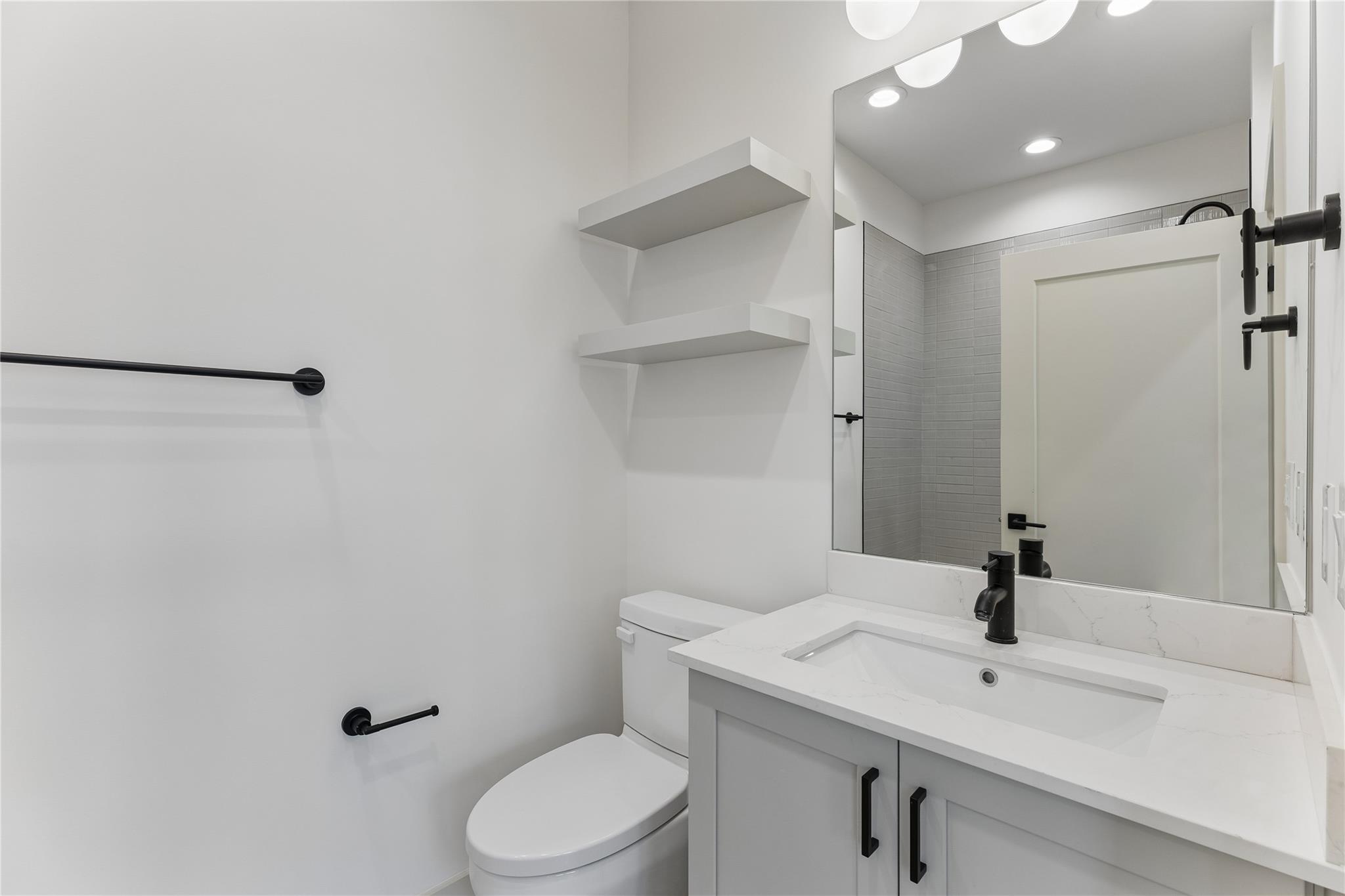 2209 Woodland Ave #203 photo 8