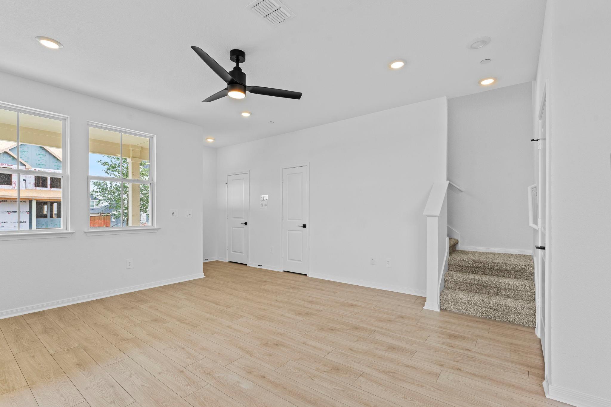 2542 Violet Theo Ln photo 8