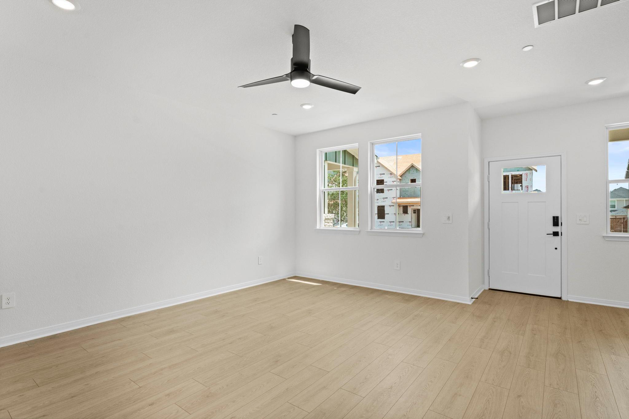 2540 Violet Theo Ln photo 3