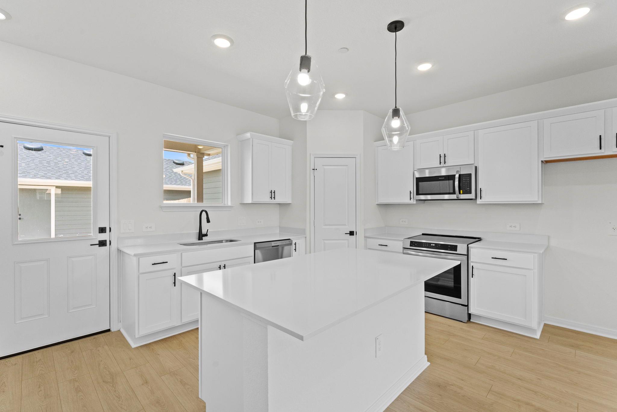 2540 Violet Theo Ln photo 10