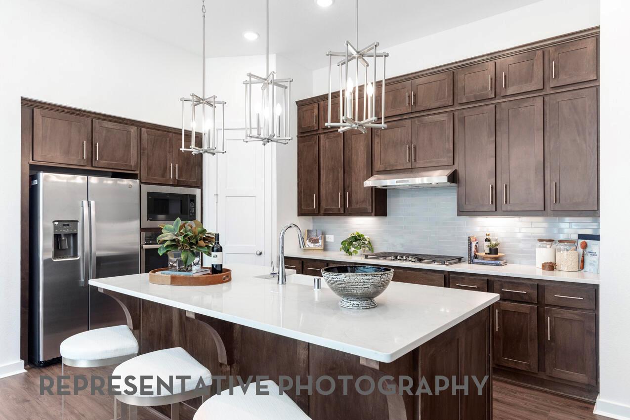 1524 Snowdrop Dr photo 3