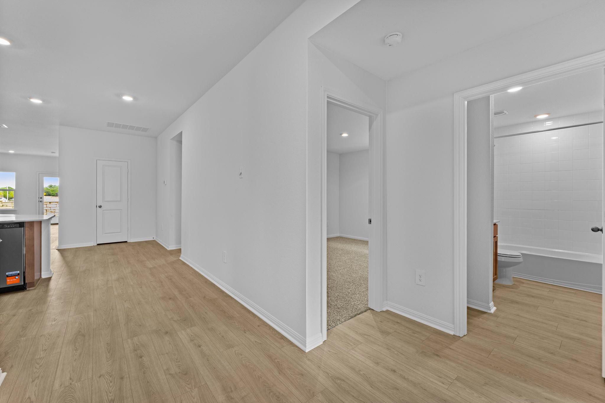 2552 Whittler Rd photo 3