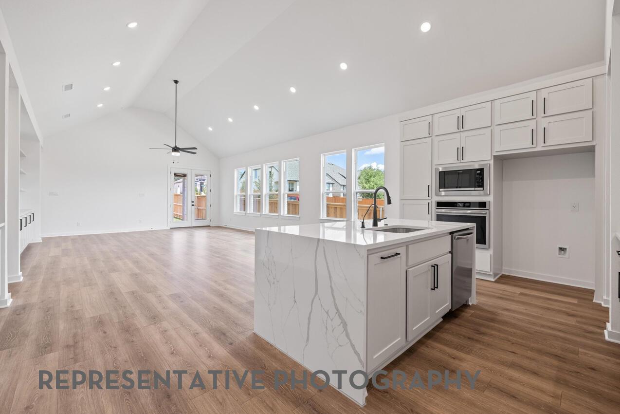 503 Outrider Ct photo 3