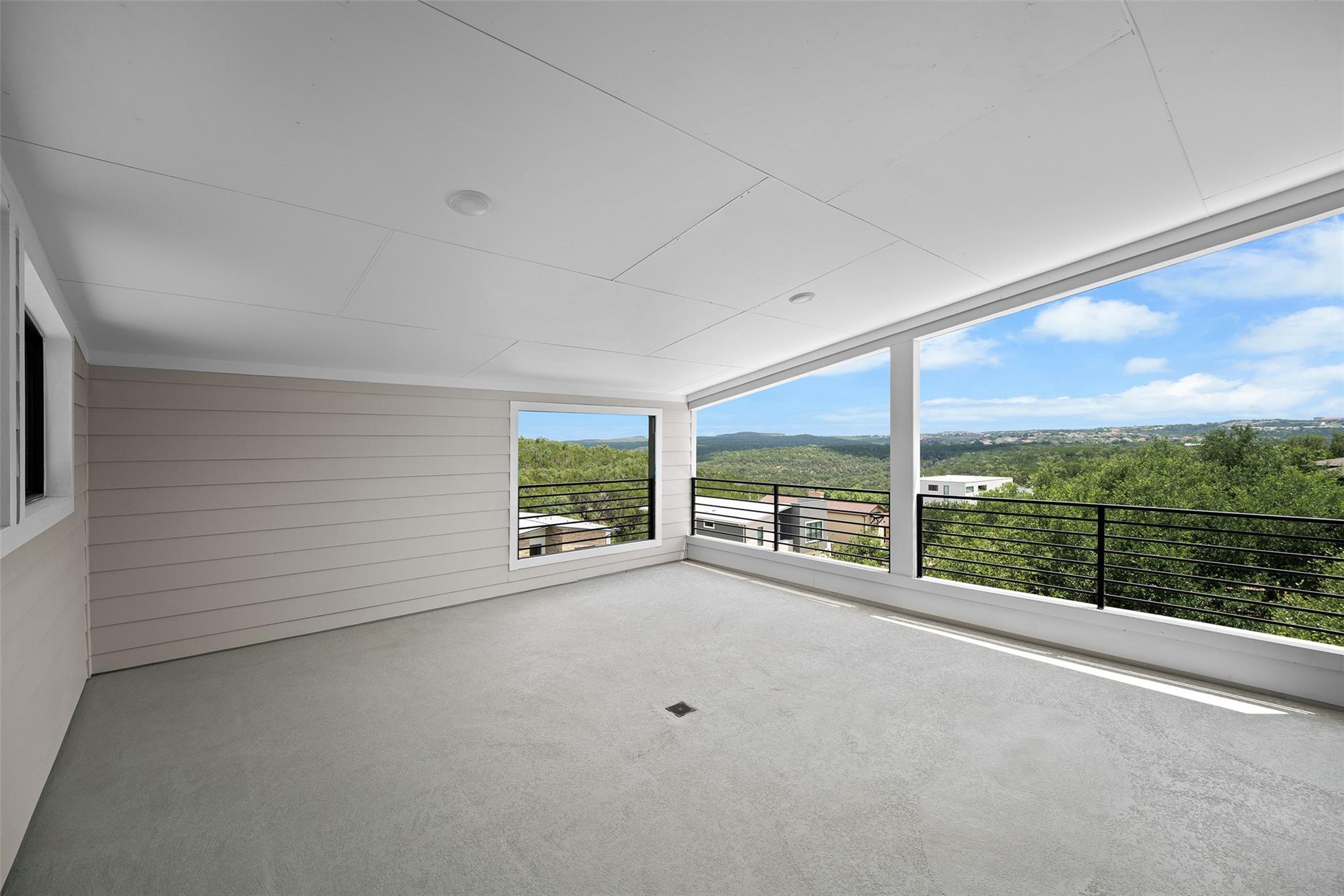 15085 Dorothy Dr photo 3