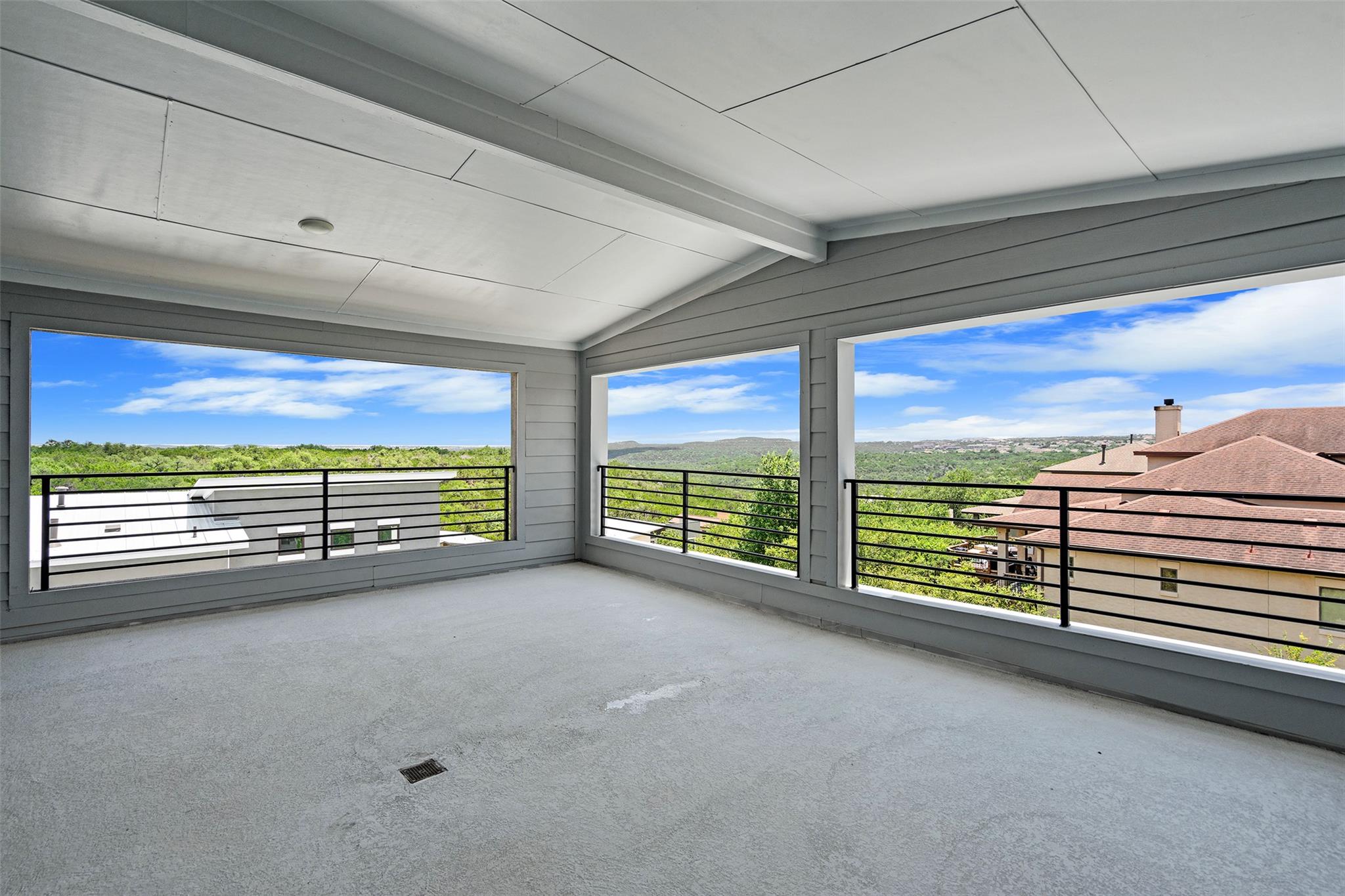15087 Dorothy Dr photo 3