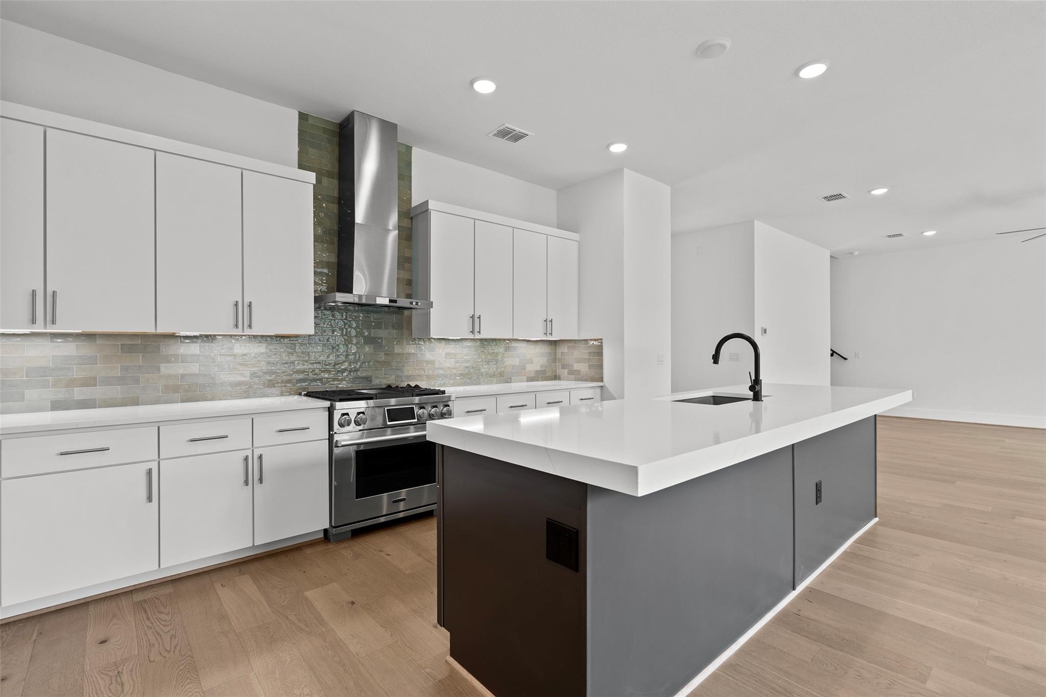 15087 Dorothy Dr photo 8