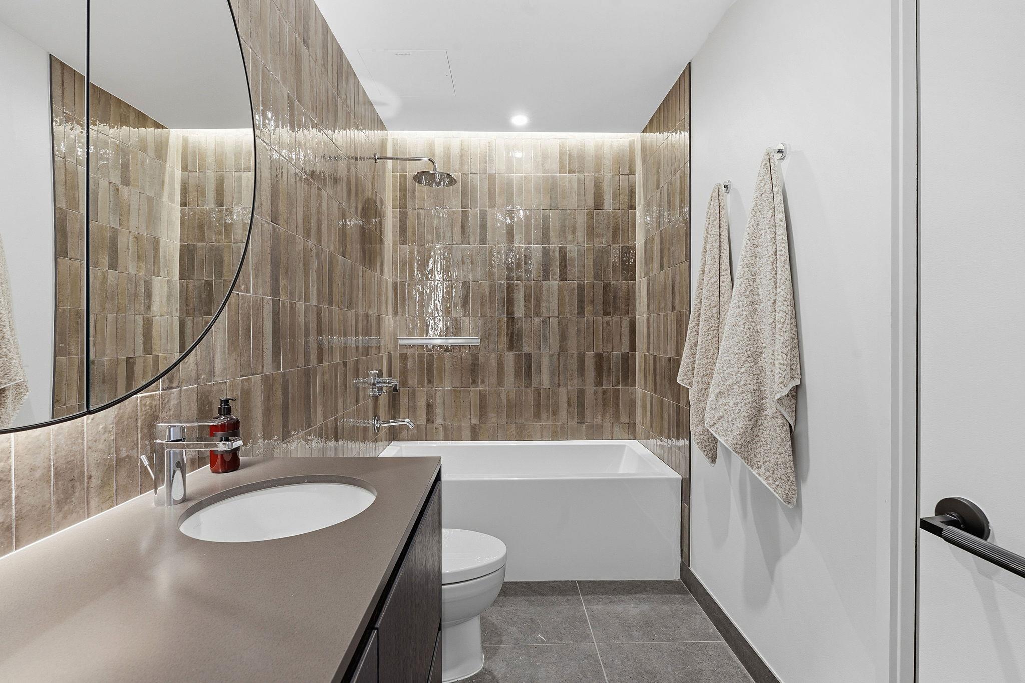610 Davis St #3001 photo 9