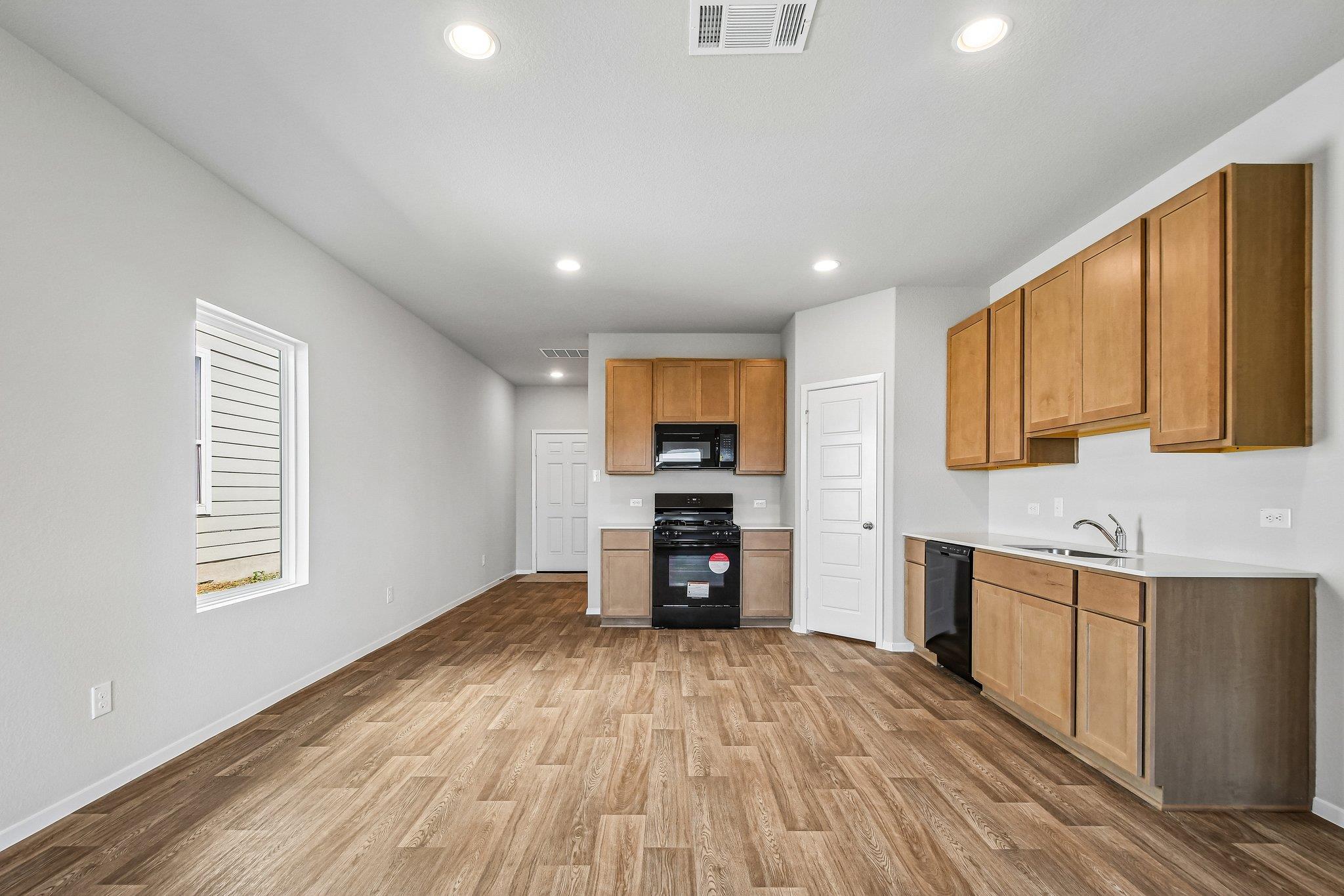 157 Tempest Trl photo 9