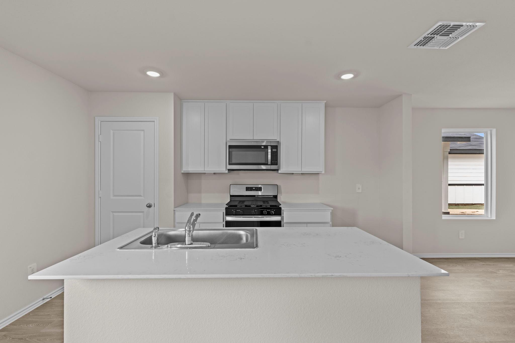 142 SURREY OAKS photo 11