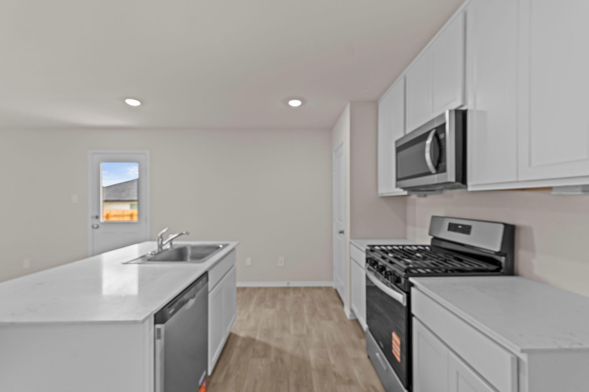 142 SURREY OAKS photo 12