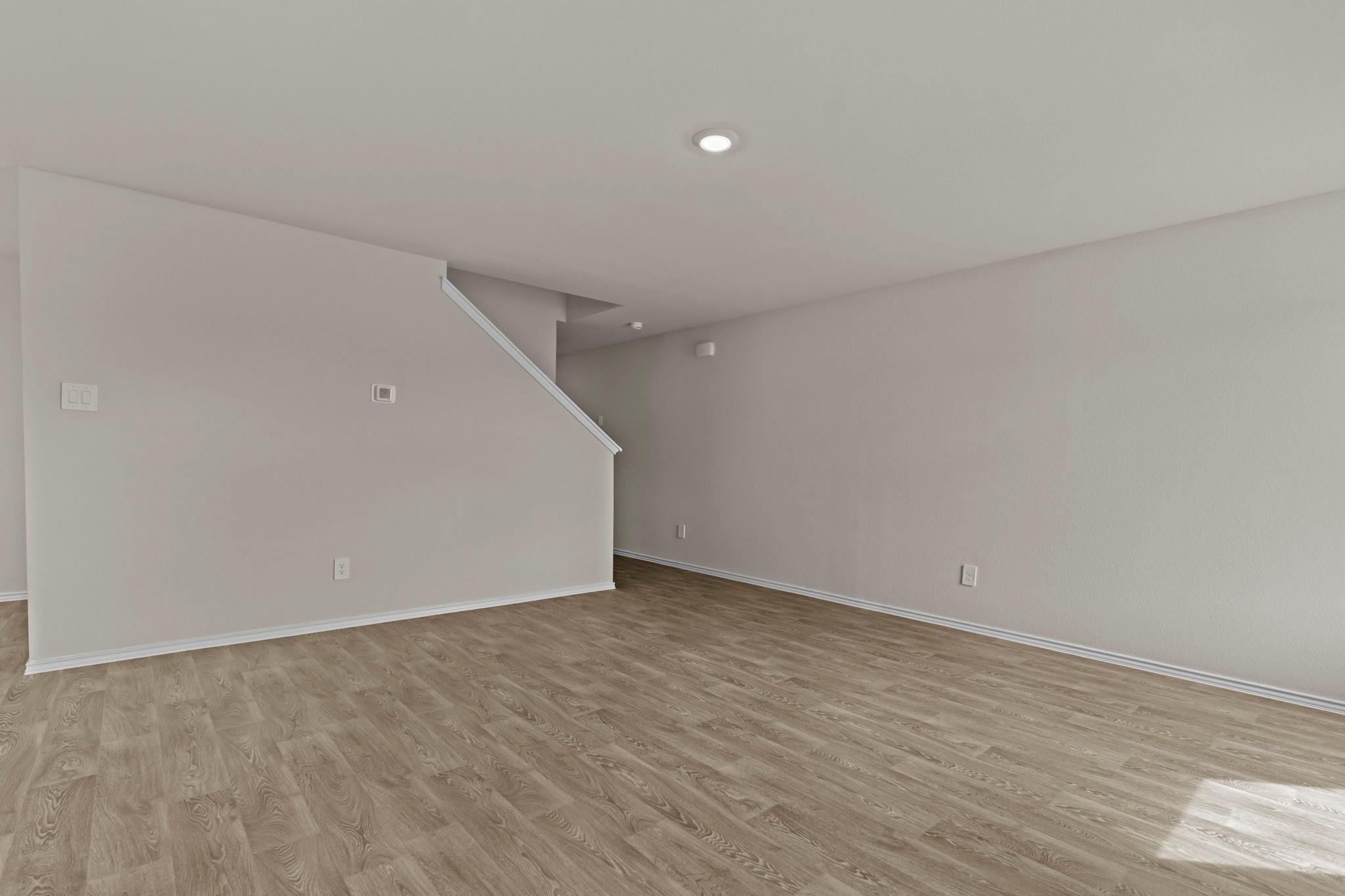 142 SURREY OAKS photo 4
