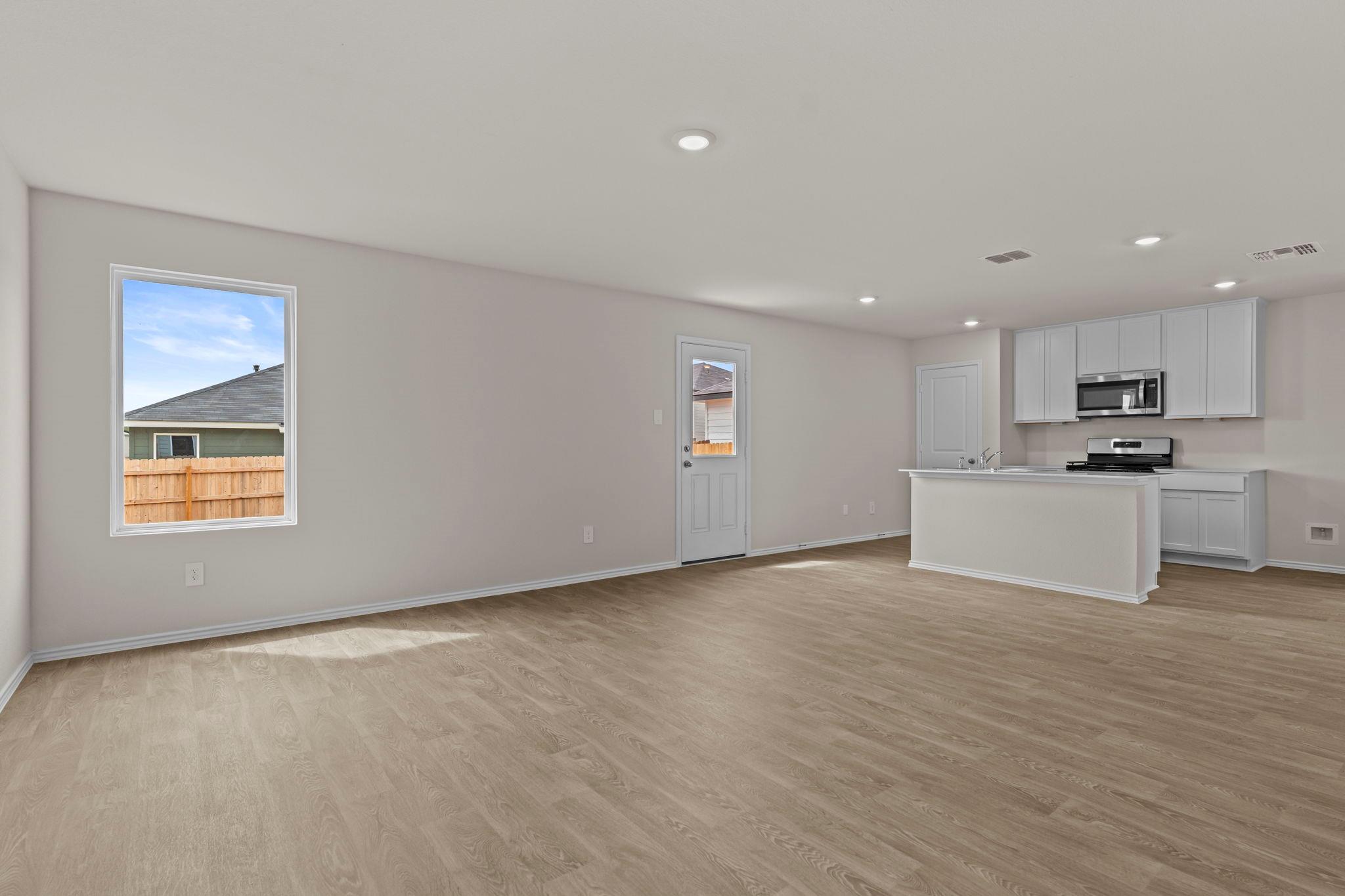 142 SURREY OAKS photo 6