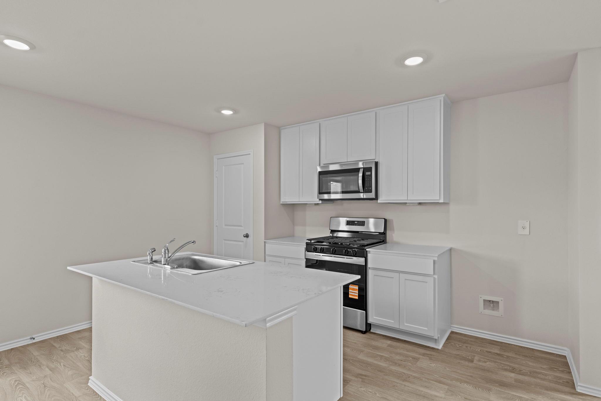 142 SURREY OAKS photo 10
